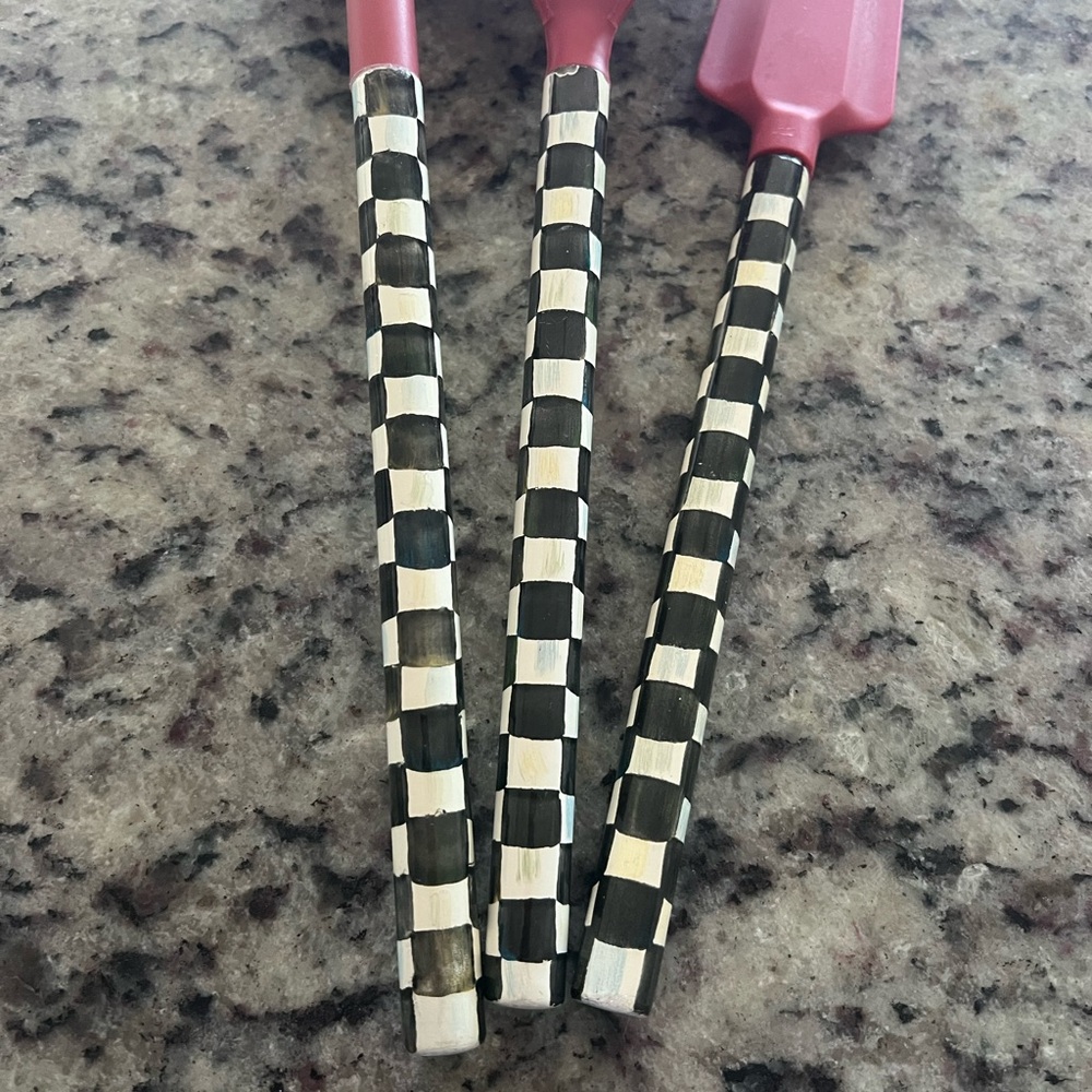 Mackenzie-Childs Utensils Set of 3. Fair used condition. One w/ chip. RETIRED! - Picture 2 of 14
